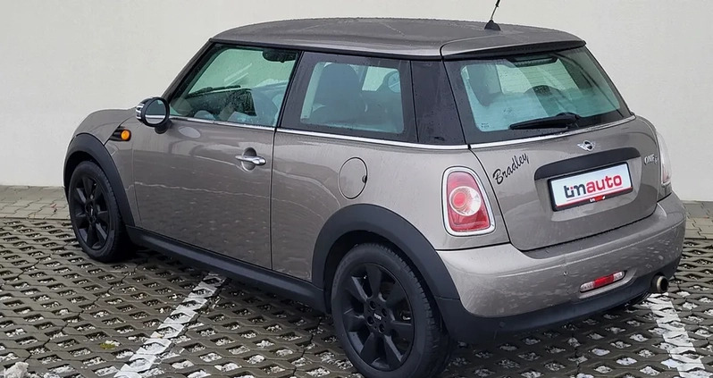 MINI Cooper cena 28900 przebieg: 129000, rok produkcji 2011 z Rakoniewice małe 436